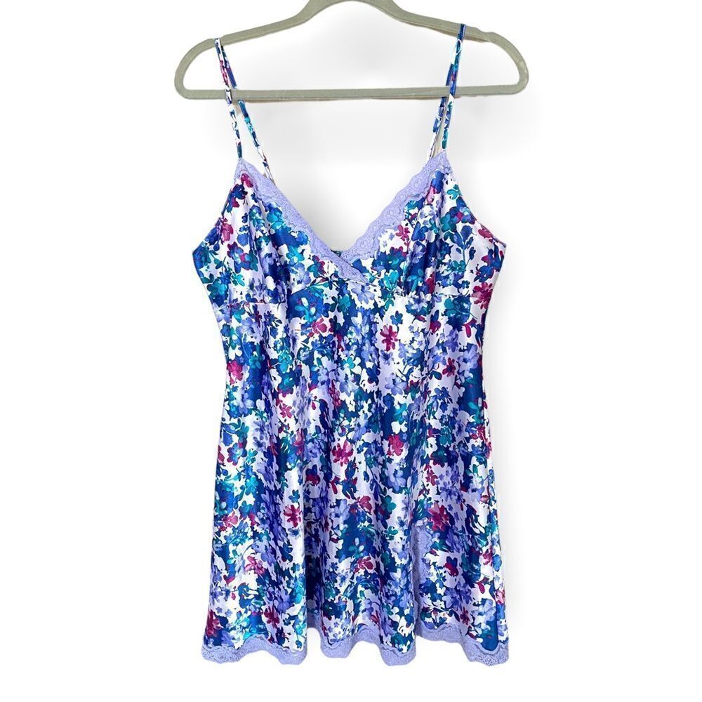 Thalia Sodi Intimates (L) Floral Patterned Chemise